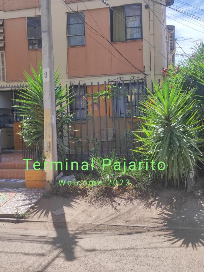 Terminal Pajarito Santiago Exterior foto